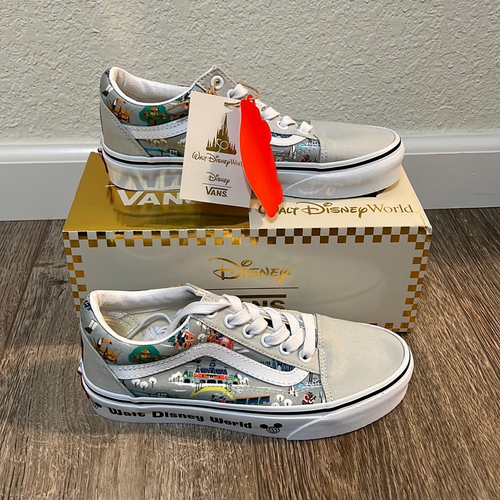 NWT Limited Editions Disney Old Skool Vans Size 5.5! - Picture 1 of 8